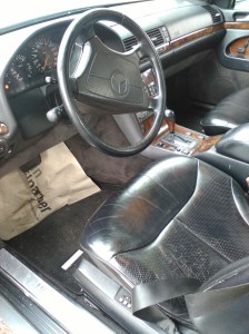 bag rattet af føler man sig helt som statsleder for en dag så meget klasse udstråler W140eren stadigvæk efter min bog