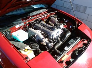 den syner ikke af meget men 1,6eren gør stadigvæk en rigtig fin entré og da vores testbil var yderst vedligeholdt stod motorrummet næsten som da bilen rullede af samlebåndet  