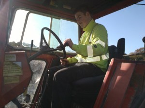 så er kameramanden endelig tilfreds nu hvor han selv er lidt traktor nørd