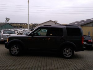 den føles lidt stor når man står ved siden af den men ude traffiken er Discovery overraskende kompakt